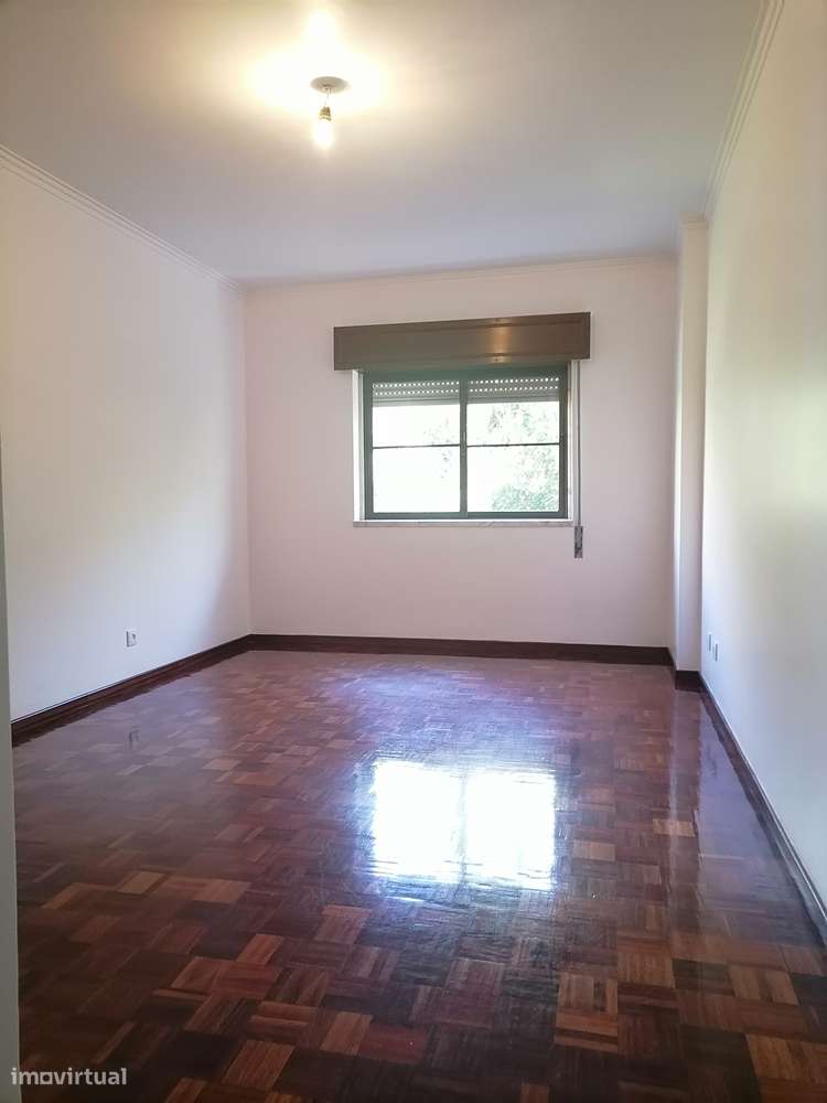 T3 Centro de Queijas, Oeiras. Com Parqueamento e Arrecadação.-14