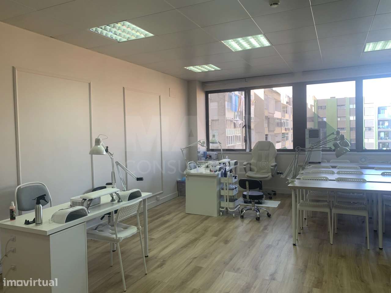 Escritório em Campo Pequeno - Grande imagem: 1/34