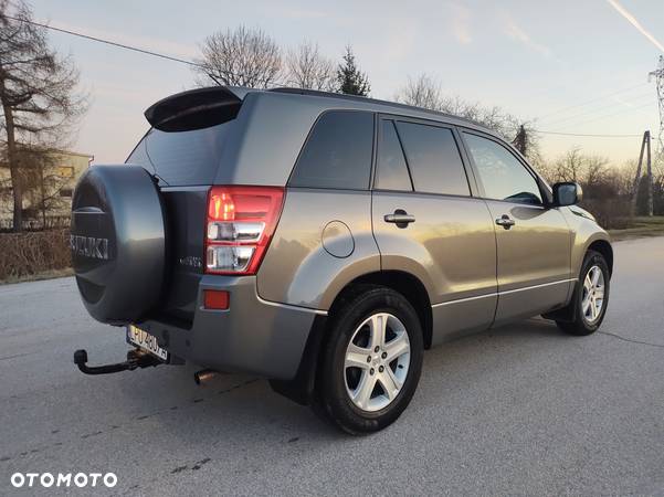 Suzuki Grand Vitara 2.0 De luxe - 4