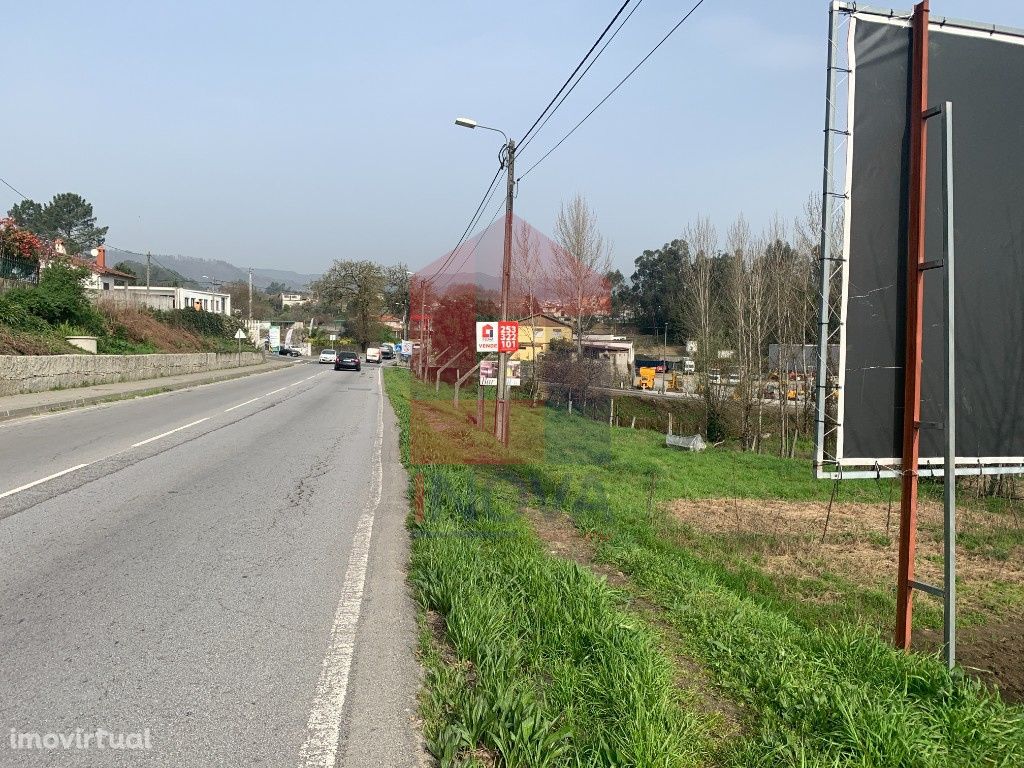 Vende-se Terreno, Vila Verde