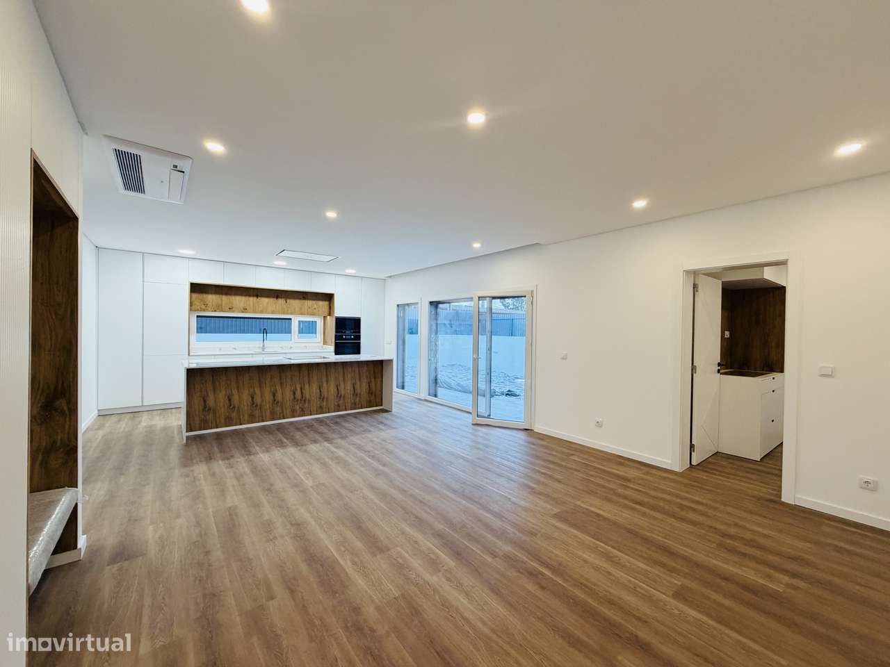 Moradia T4 térrea Fernão Ferro Pinhal do General-11