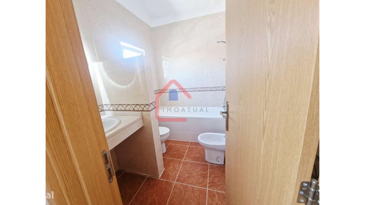 Apartamento T4 em  GAMBIA-PONTES-ALTO DA GUERRA-40