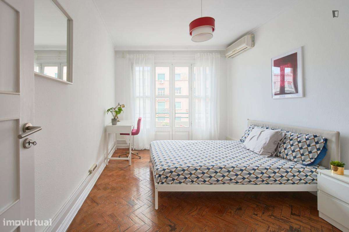 Quarto - localizado em Marquês de Pombal Lisbon - Grande imagem: 3/60