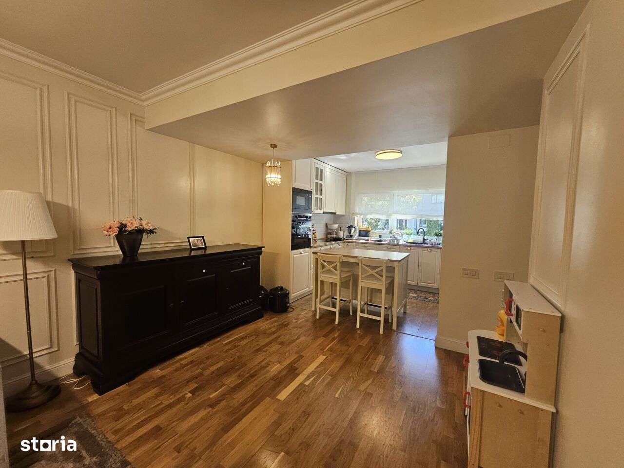 DISPONIBILA IMEDIAT VILA ZONA PIPERA-OMV-3