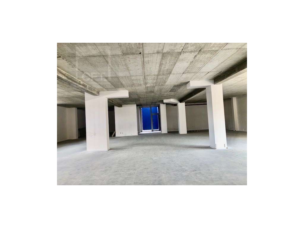 Loja à Venda em Azurém, Guimarães - Grande imagem: 1/12