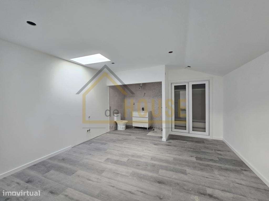 Moradia T3, com espaço exterior perto da Praia-8