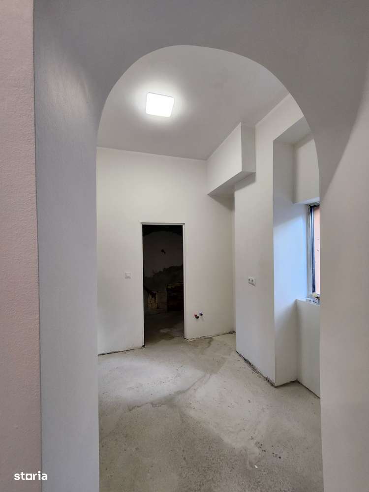 Vând casă ultracentral - Imagine principală: 5/10