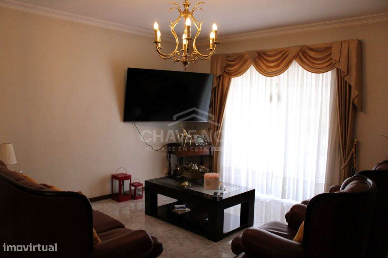 Moradia T4+Office, Pedroso, Jardim, Garagem, Próxima A29 - Grande imagem: 2/24