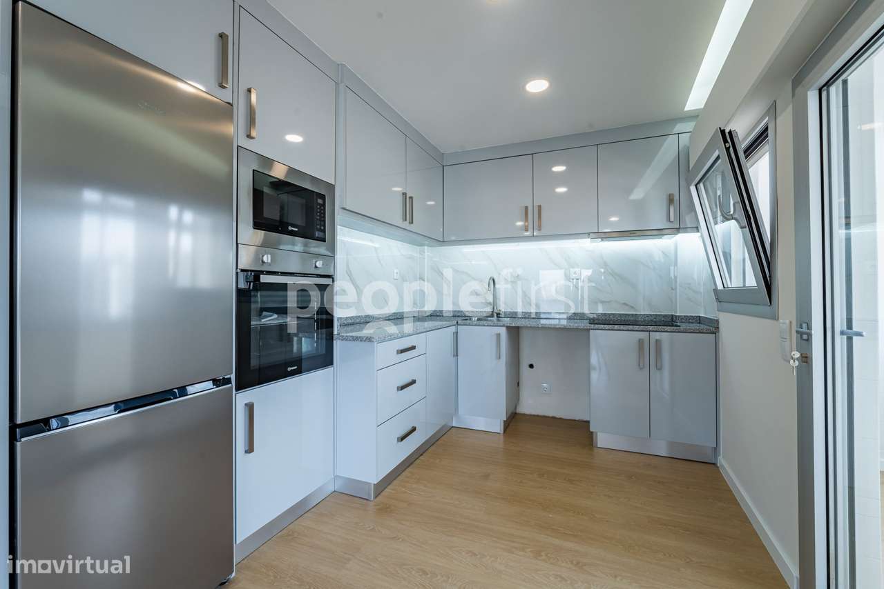 T2 Totalmente Remodelado com Terraço de 65m² e Vista Panorâmica sob...-6