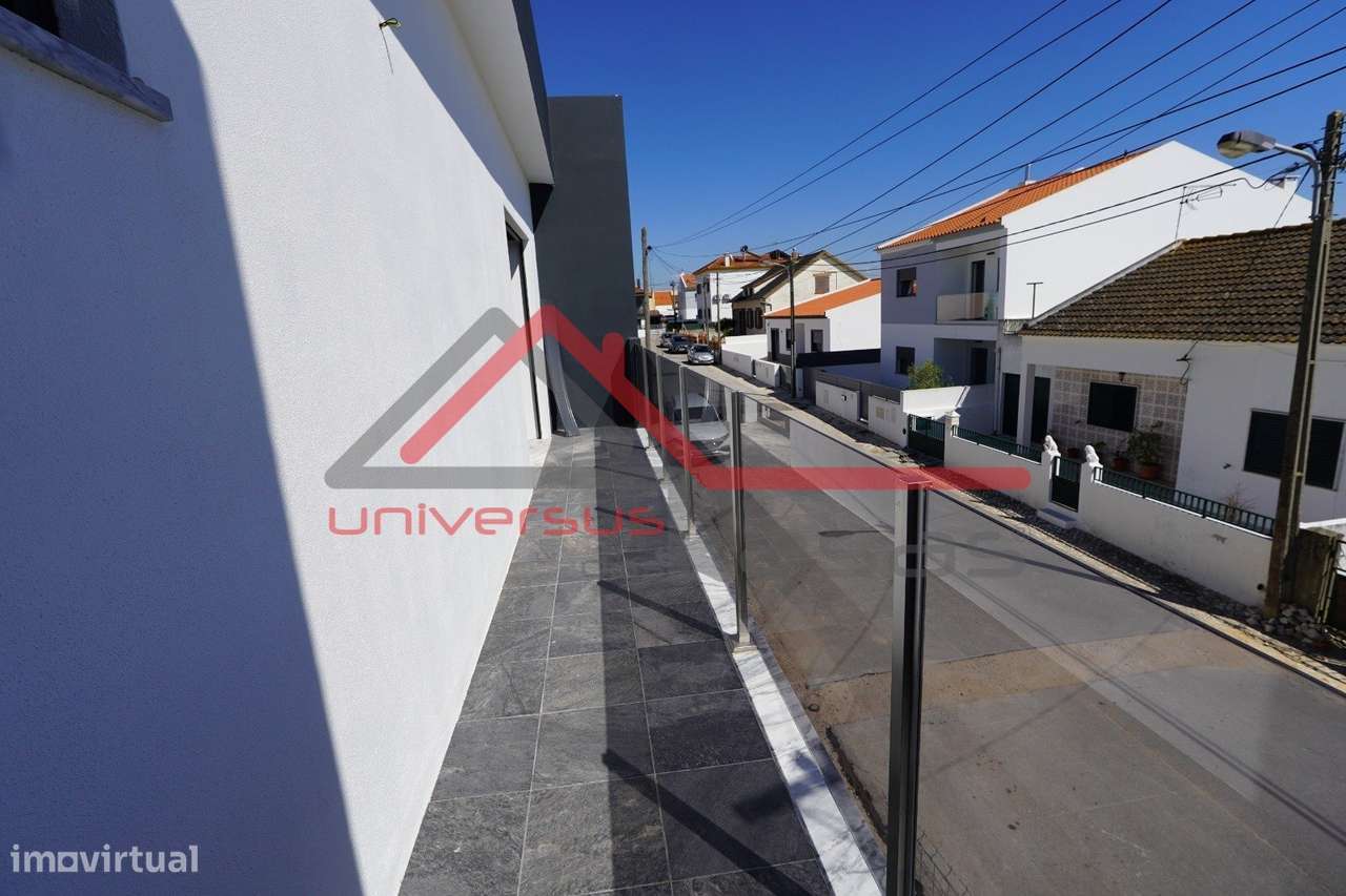 Moradia Nova Geminada V3 com Gargem e Anexo Alto Estanqueiro - Montijo-22