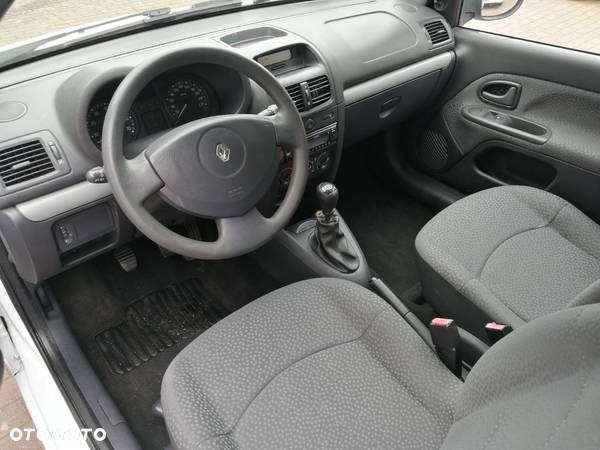 Renault Clio 1.2 Campus Authentique - 11