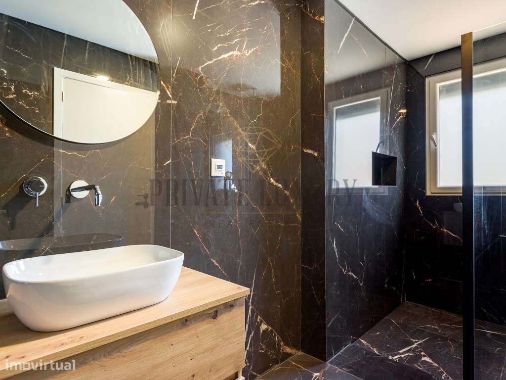 Moradia de Luxo T5 com Piscina em Belas, Sintra | Design Contemporâ...-12