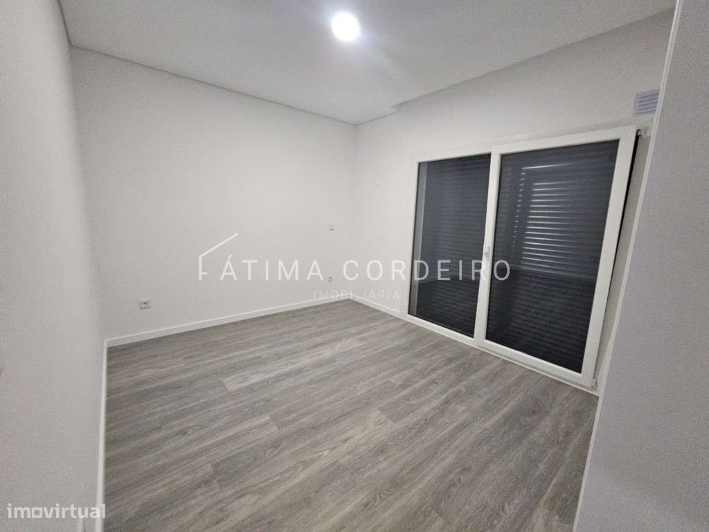 Excelente Moradia T3 em construção, Fernão Ferro.-17
