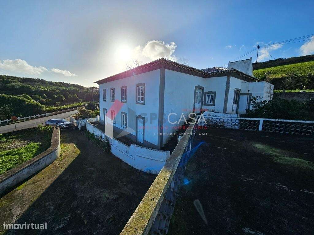 Moradia T4 em Prédio Misto – Fonte do Bastardo-27