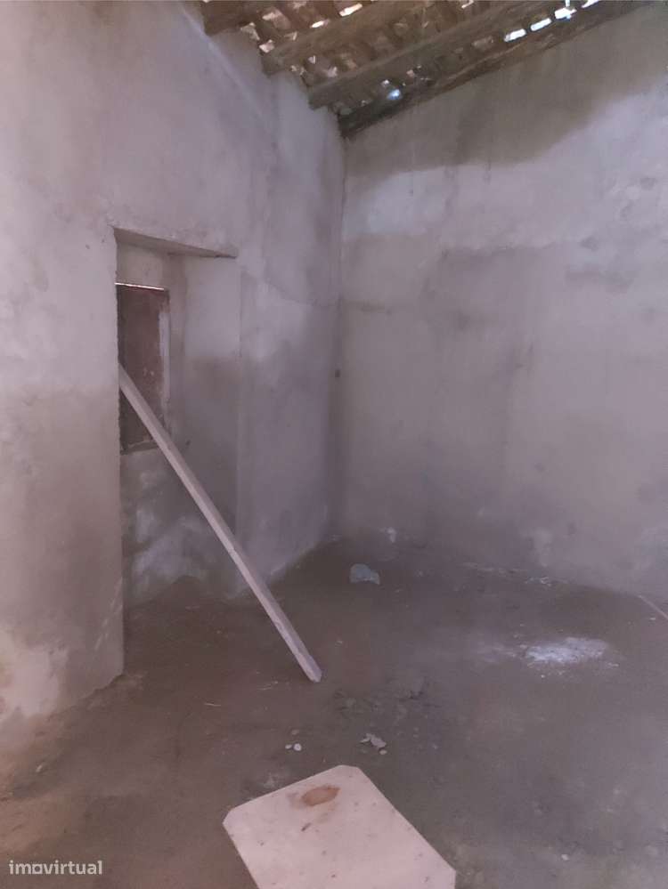 Moradia Isolada T4 (em ruinas) - Pedrogão do Alentejo - Grande imagem: 4/17