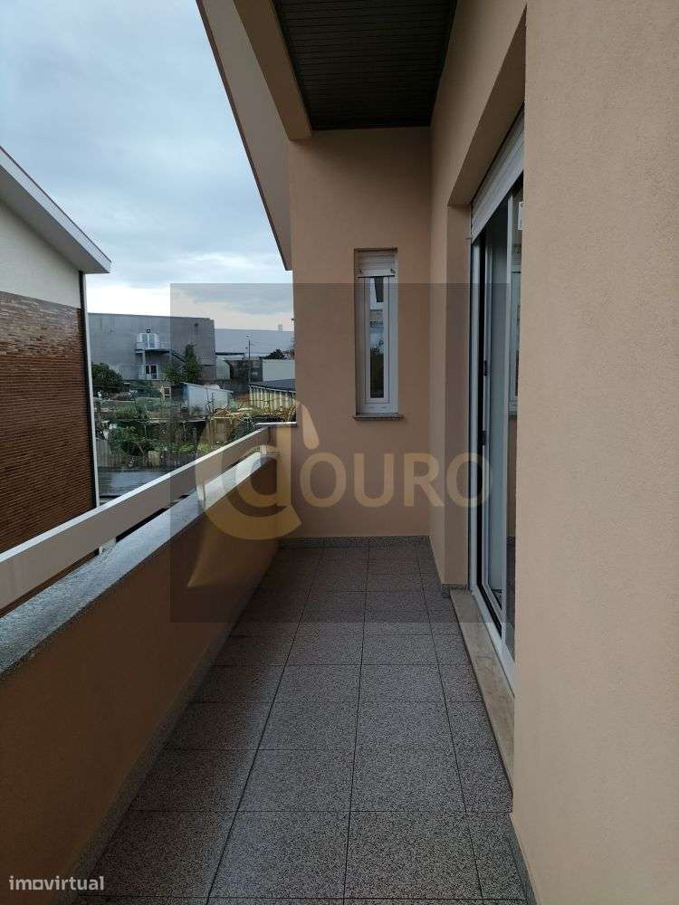 APARTAMENTO T3 RENOVADO EM ÁGUAS SANTAS-11