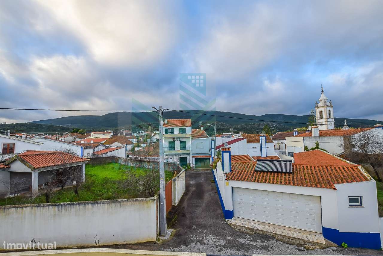 Moradia de luxo T5 com piscina e anexo-21