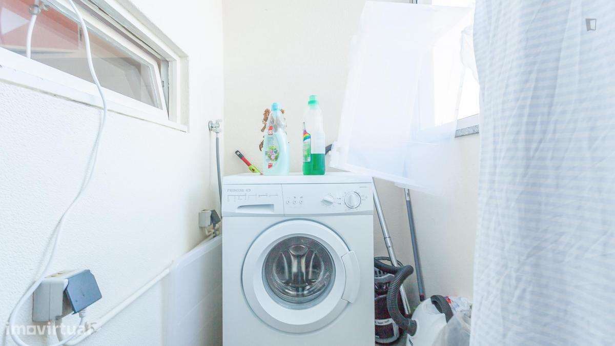 Quarto - localizado em Santo Ildefonso Porto - Grande imagem: 2/10