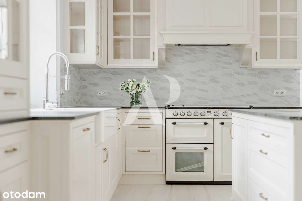 Wyjątkowa Rezydencja z basenem w Dąbrowie Leśnej - Pełny obrazek: 3/18