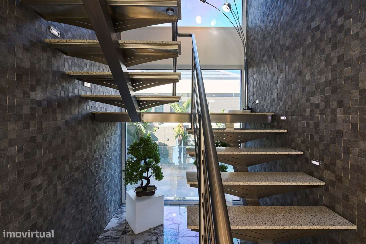 Moradia T4 com  piscina e jardim em zona privilegiada, Charneca da Cap-18