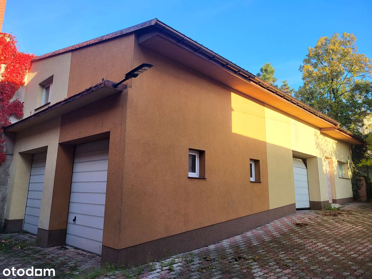 Dom ścisłe centrum! z dochodowym lokalem! budynkiem gosp. i parkingiem - Pełny obrazek: 4/6