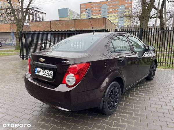 Chevrolet Aveo 1.2 LS - 10