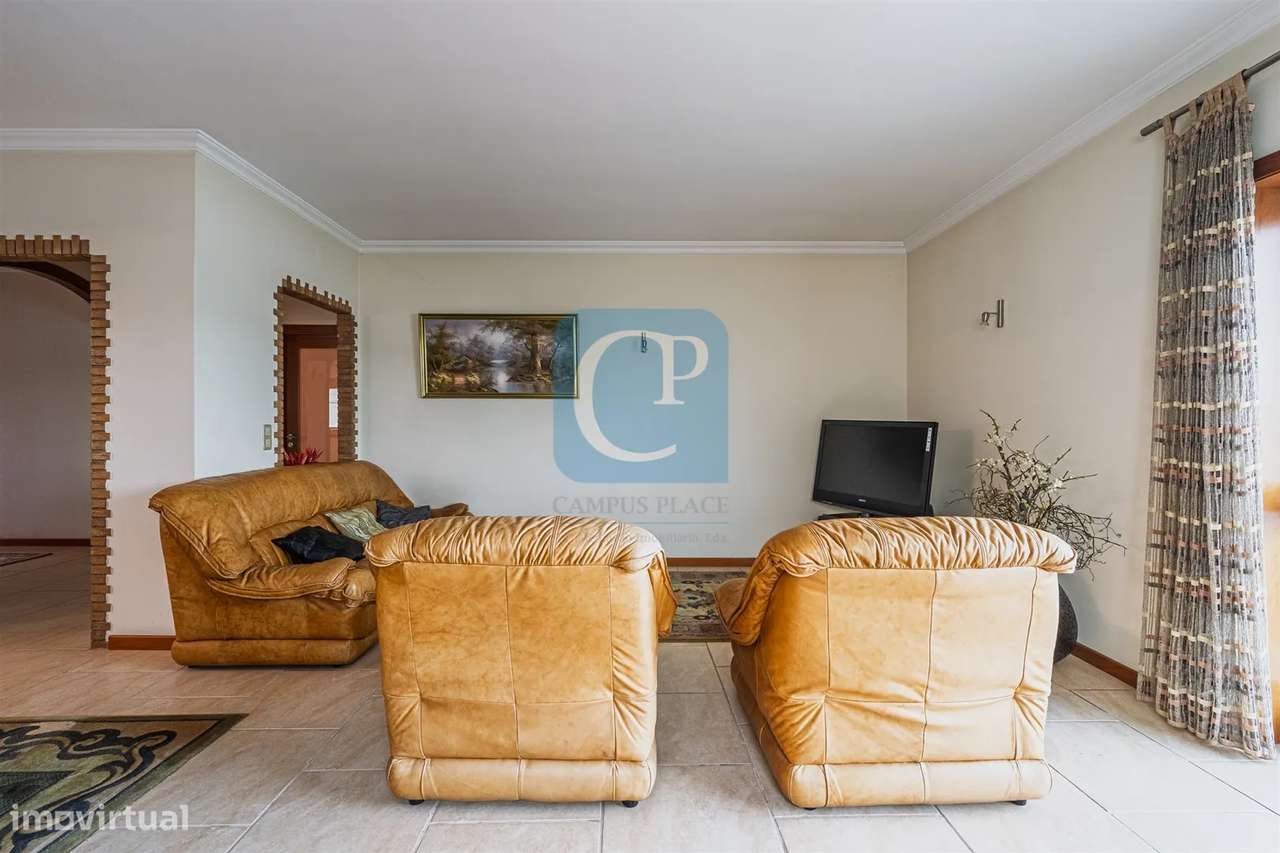 Moradia T3 com Restaurante, em Alfena, Valongo-29