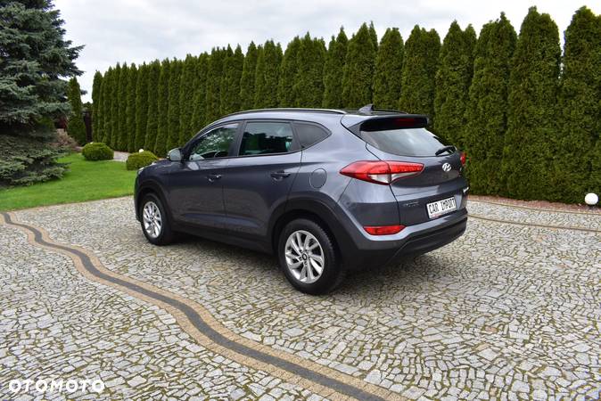 Hyundai Tucson blue 1.7 CRDi 2WD Intro Edition - 17