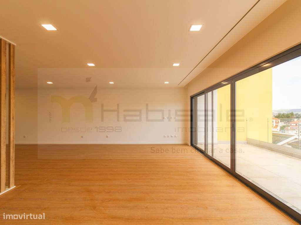Moradia de Luxo com elevador, piscina e vista panorâmica, em Loures-11