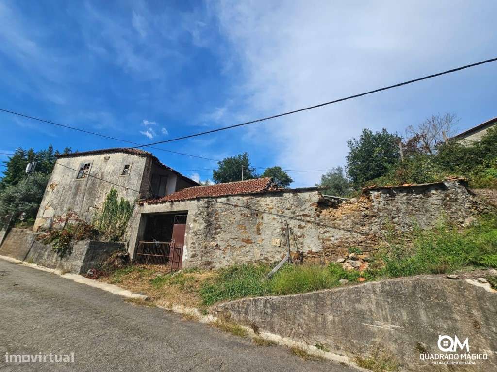Uma casa por reinventar, 1.827 m² para sonhar, descubra este imóvel!-1