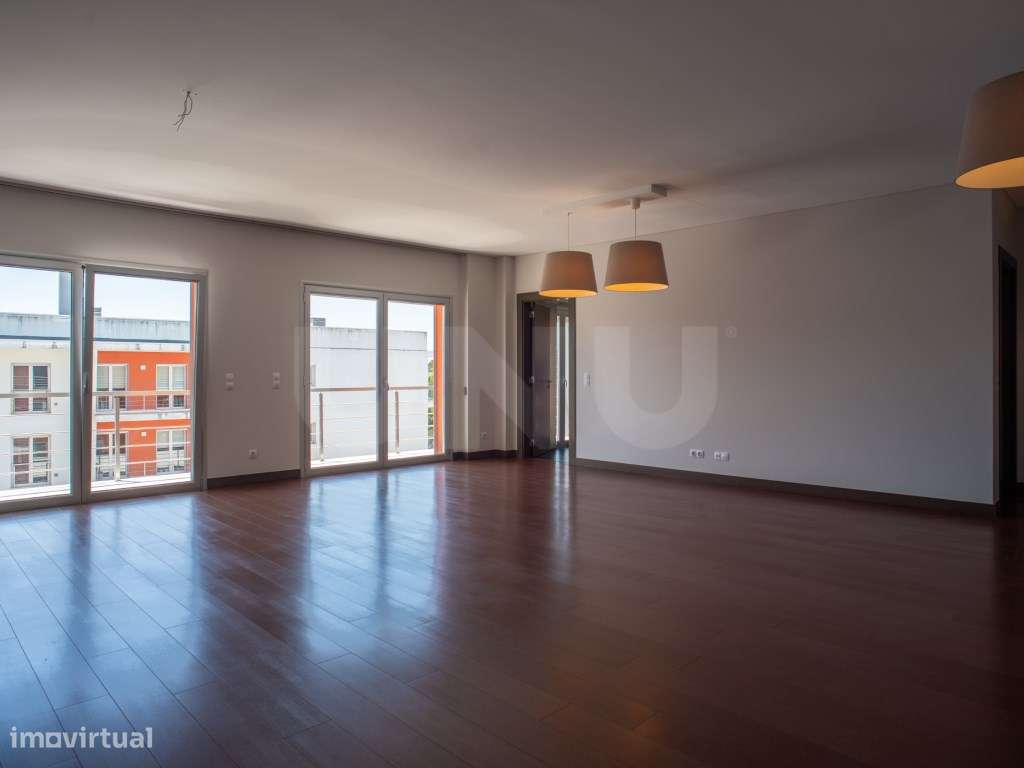 Moradia T4, para venda, em Caldas da Rainha - Grande imagem: 2/24