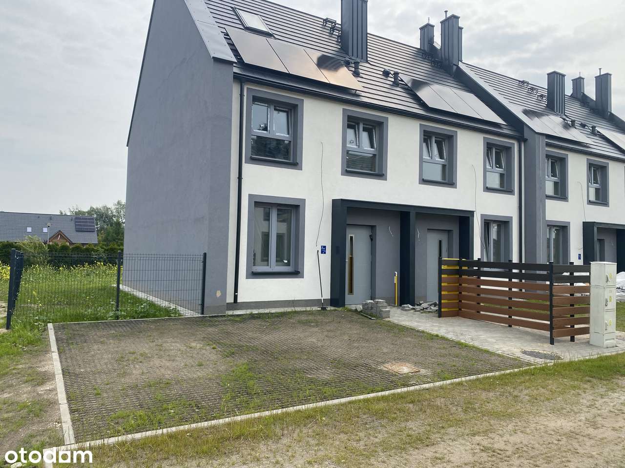 Dom pod Gdańskiem| skrajny szereg| duży ogród| 4 pokoje +poddasze-0