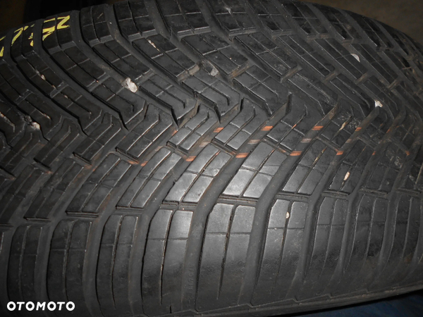 OPONA POJEDYNKA 215/60R17 CONTINENTAL ALL SEASON CONTACT DOT 1121 8.2MM - 2