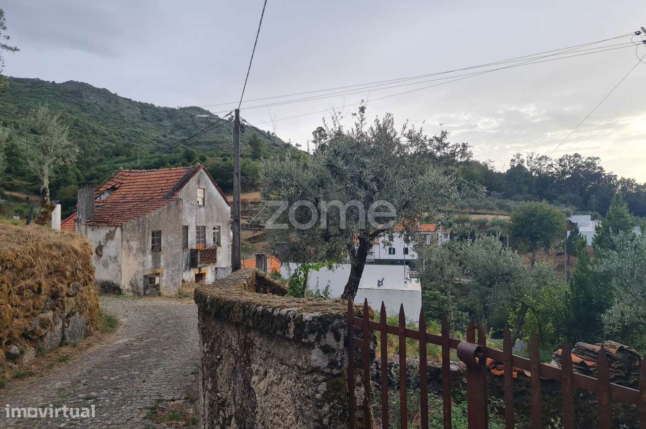 Moradia em ruínas em ALDEIAS | Gouveia-7