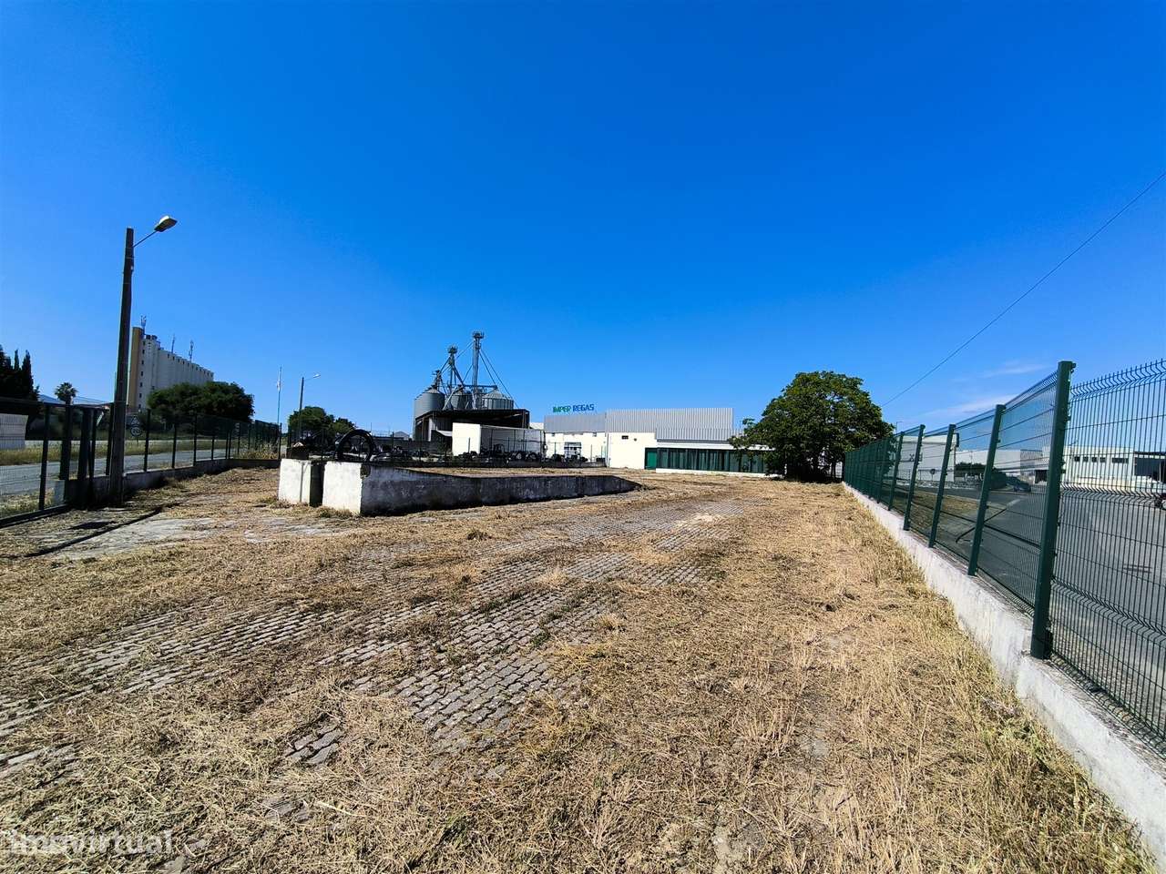 Armazém em lote de 2564m2, Parque das Empresas - Grande imagem: 4/26