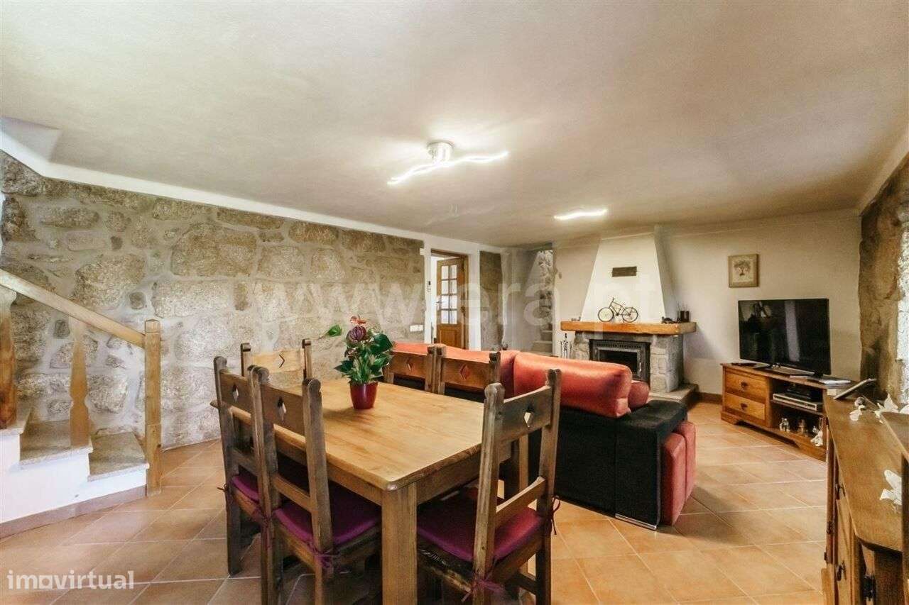 Moradia Isolada T2 / Fundão, Castelo Novo-11