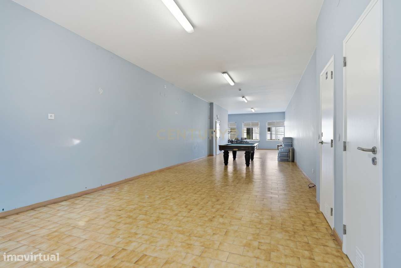 Prédio Comércio  (atualmente em uso na restauração - Café Snackbar)-13