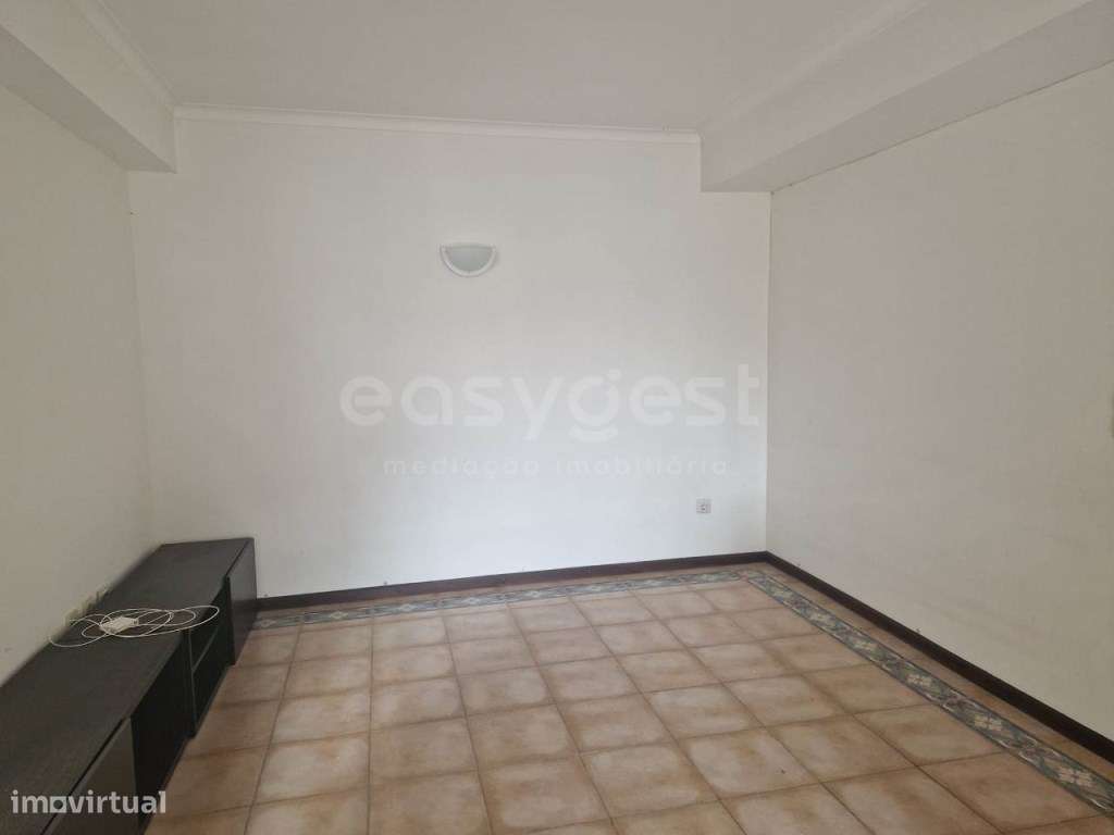 Apartamento T1+1 situado na Praia da Barra - Grande imagem: 2/16