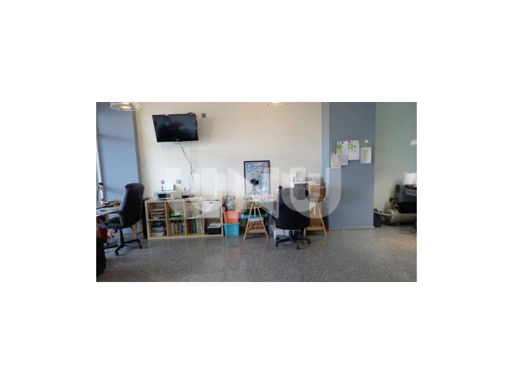 Loja/Escritório na Rua Marcelino Mesquita, em Linda-a-Velha-5