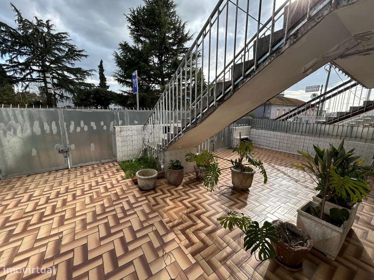 Moradia T5 com 3 frentes Rio Tinto-6