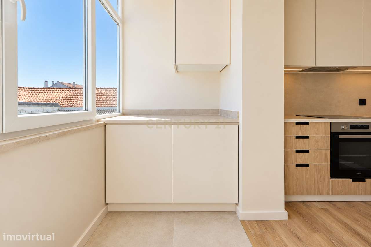 Espectacular Apartamento T3, totalmente remodelado, no centro do Monti-11