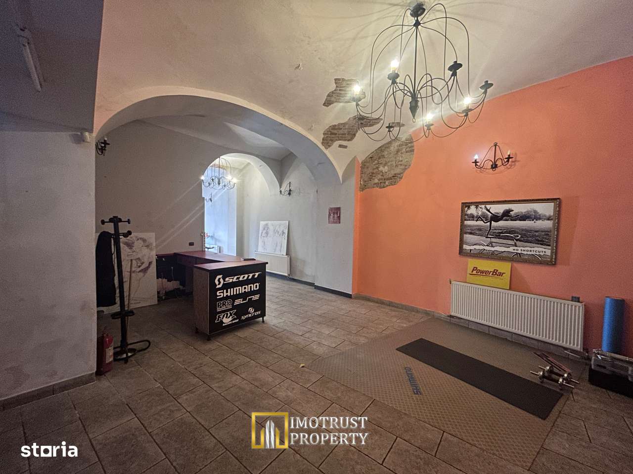 Spatiu comercial de vanzare zona Bou Rosu - Imagine principală: 4/10