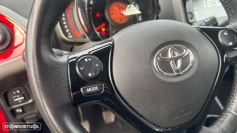 Toyota Aygo 1.0 X-Play - 23