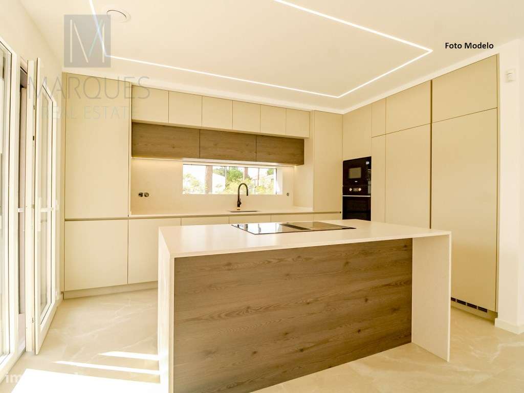 Moradia Isolada T4 com Garagem, Jardim e Piscina na Aroeira - Grande imagem: 5/18