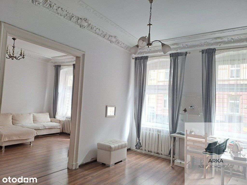 trzy duże pokoje w klimatycznej kamienicy-4