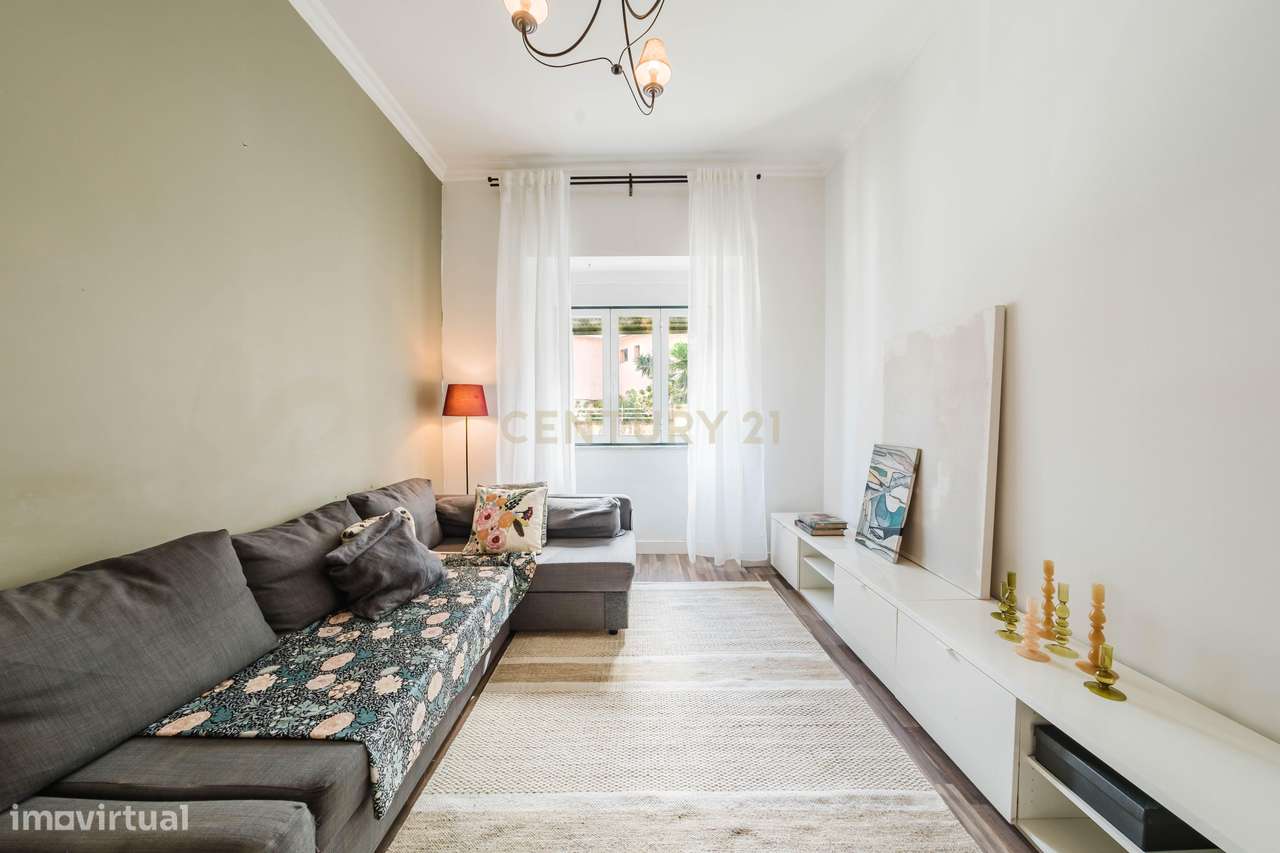 T2 com Amplo Terraço Privativo em Lisboa-11