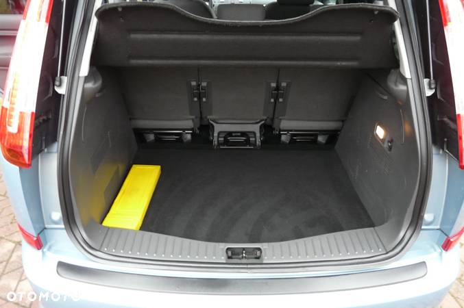 Ford C-MAX 1.8 Style - 32