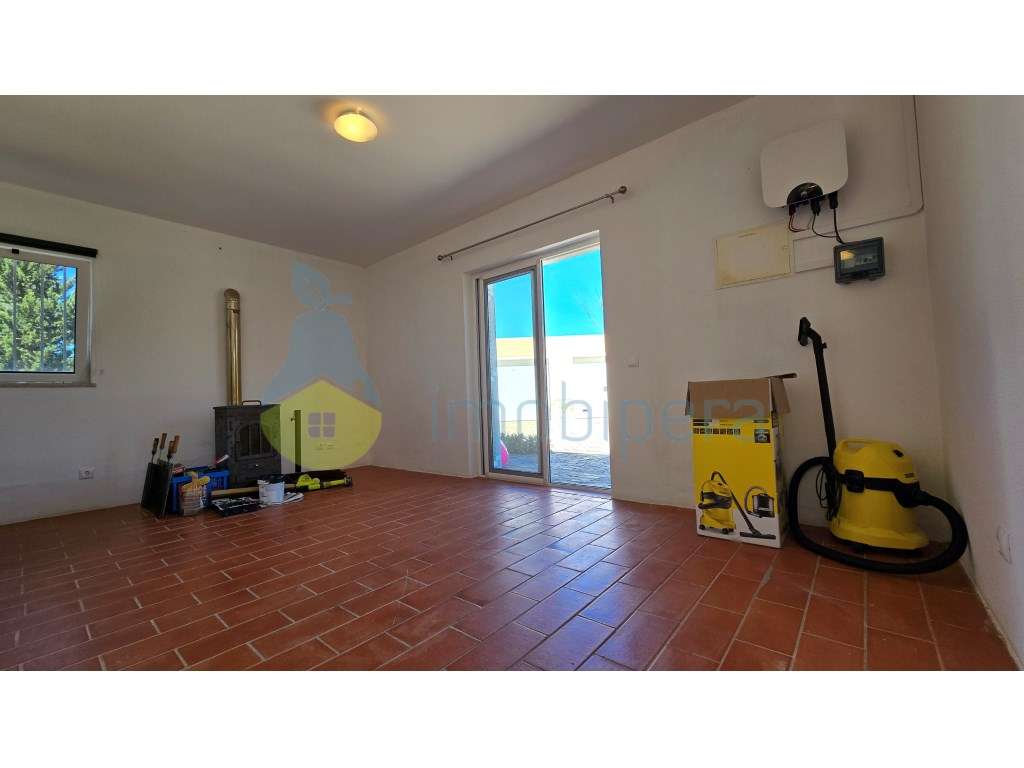 Moradia V4 com piscina e uma vista deslumbrante-25