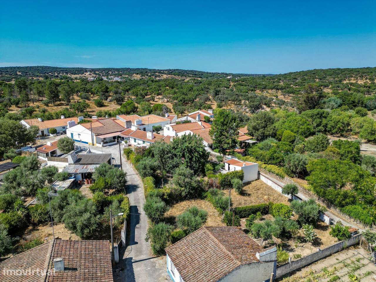 Moradia Térrea com Terreno de 950 m² a Apenas 8 km de Évora-31