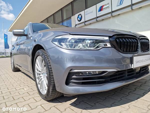 BMW Seria 5 530i xDrive - 14